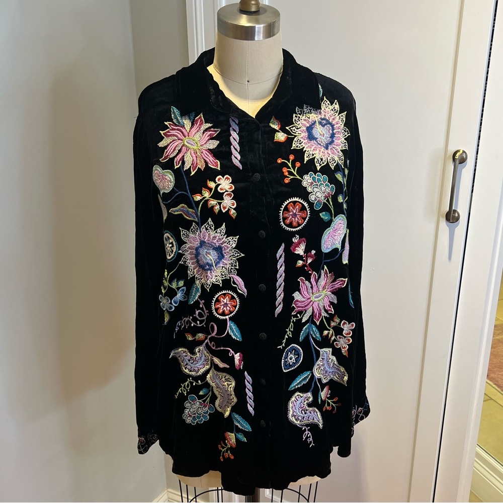 JOHNNY WAS Pacifica Oversized Velvet Shirt Black - Medium